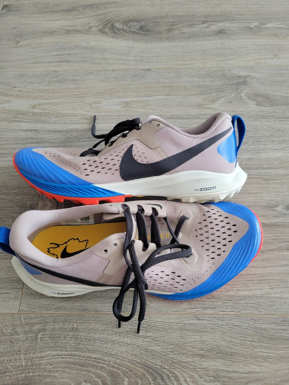 Nike Zoom Terra Kiger 5 trail running shoes Size 8.5